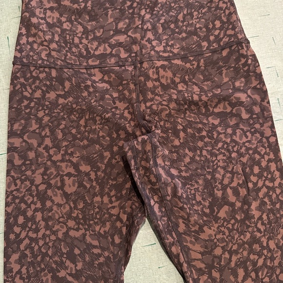 Lululemon Earthy Patterned Leggings - Picture 8 of 10